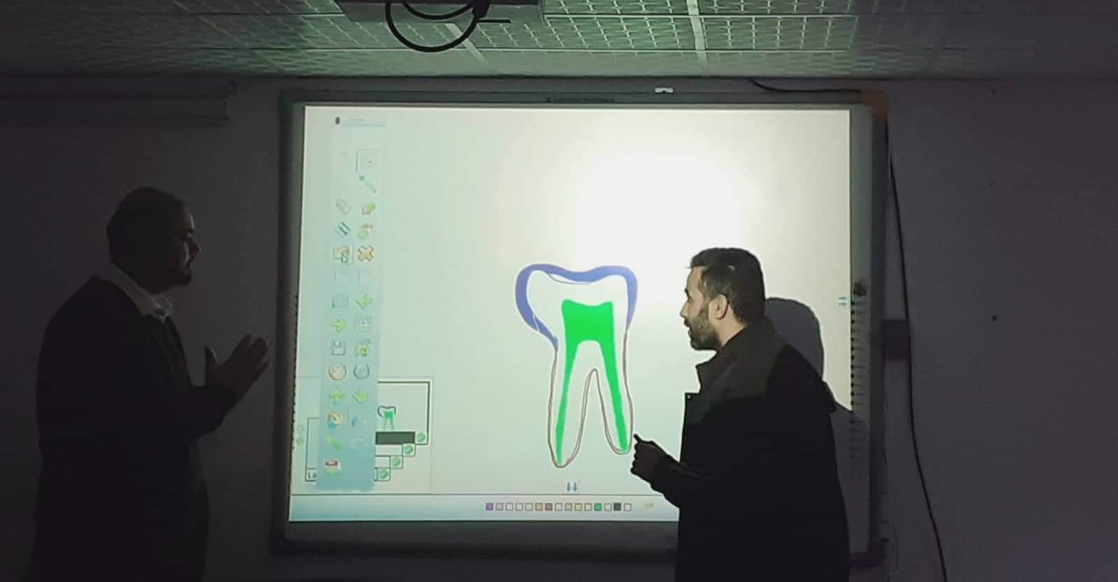 اختتام الدورة التدريبية الاولي للسبورة الذكية